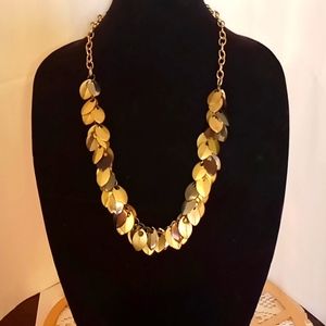 Multi leaf lightweight necklace